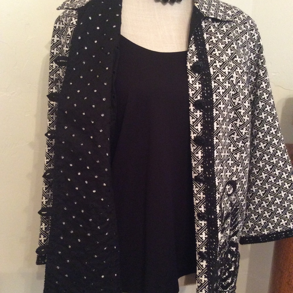 Women's Reversible Half Sleeve Front Button Jacket - image 6